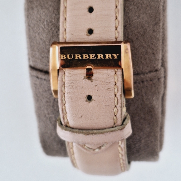 Burberry ladies watch with original boxes and dust bag - Picture 11 of 12